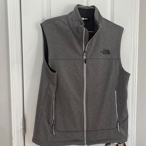 Mens North Face vest
